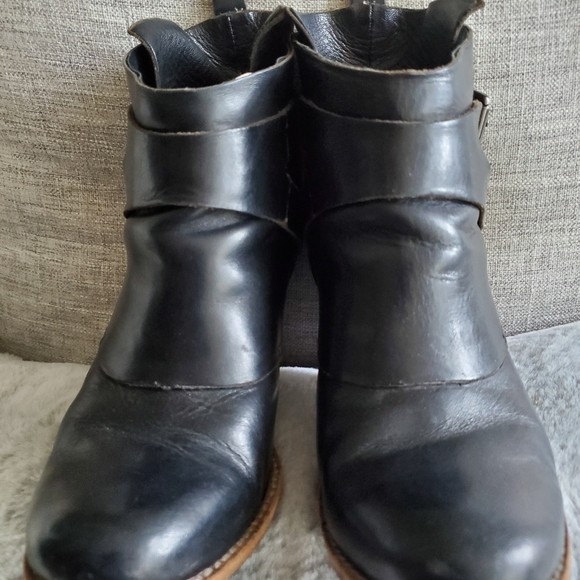 Belle by Sigurson Morrison ankle boots - Picture 8 of 8